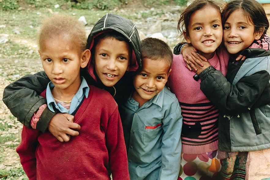 Illustration éditable d’une mobilisation locale autour d’un projet